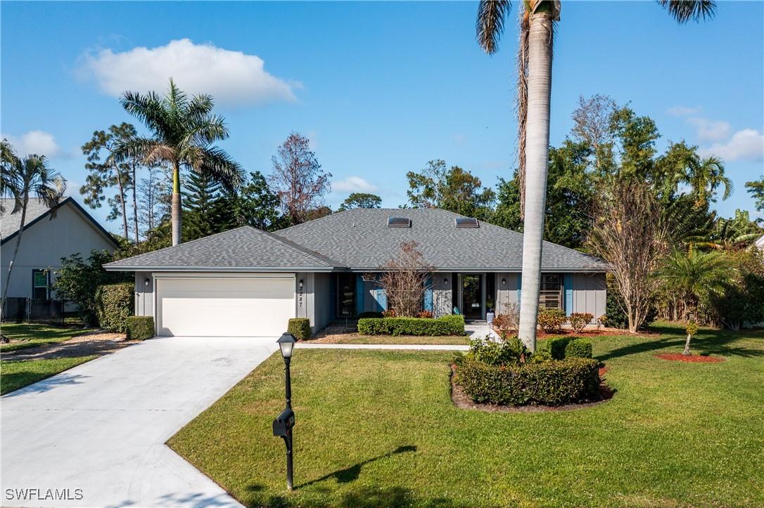 2287 Queens Way, Naples, FL 34112