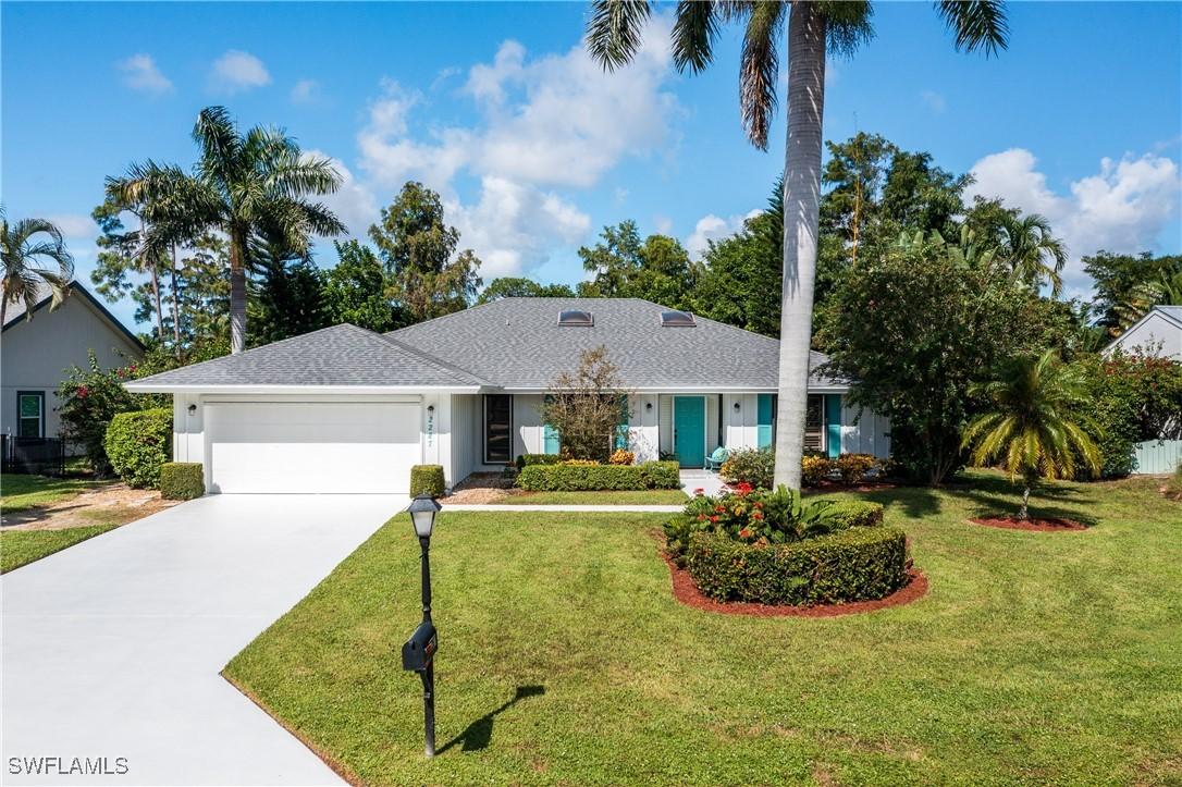 2287 Queens Way, Naples, FL 34112