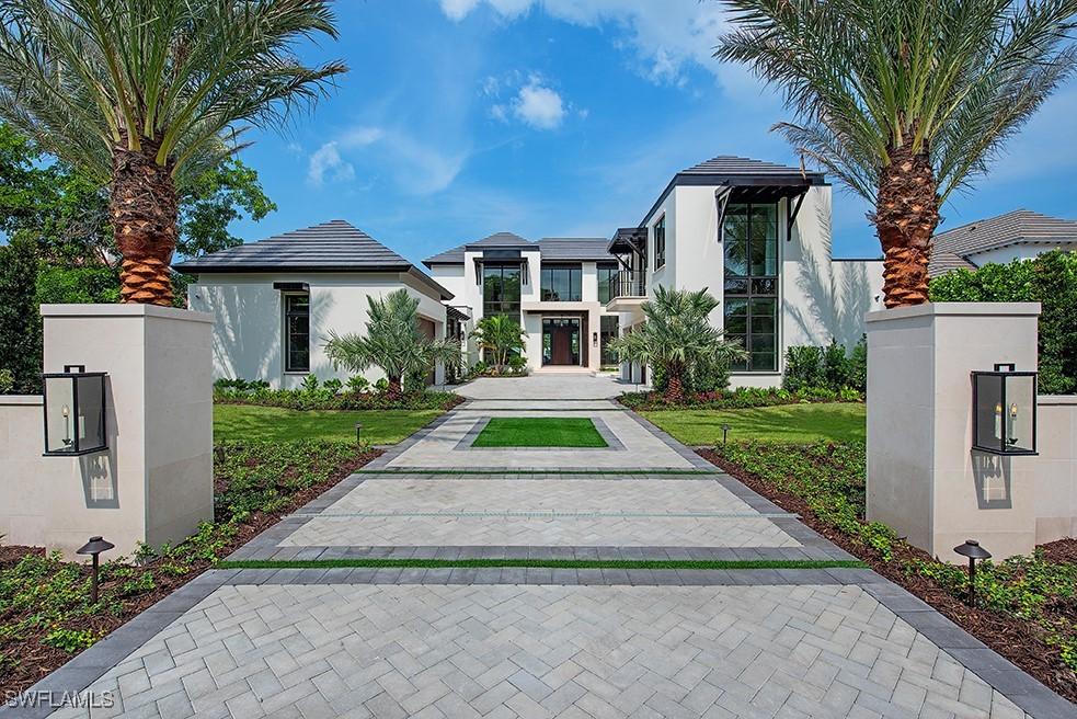 3300 Gin Ln., Naples, FL 34102