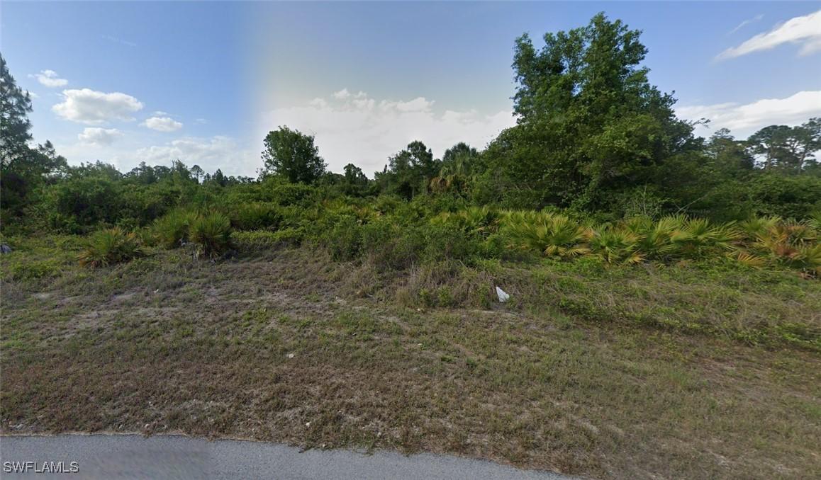 405 Wickham Ave., Lehigh Acres, FL 33974