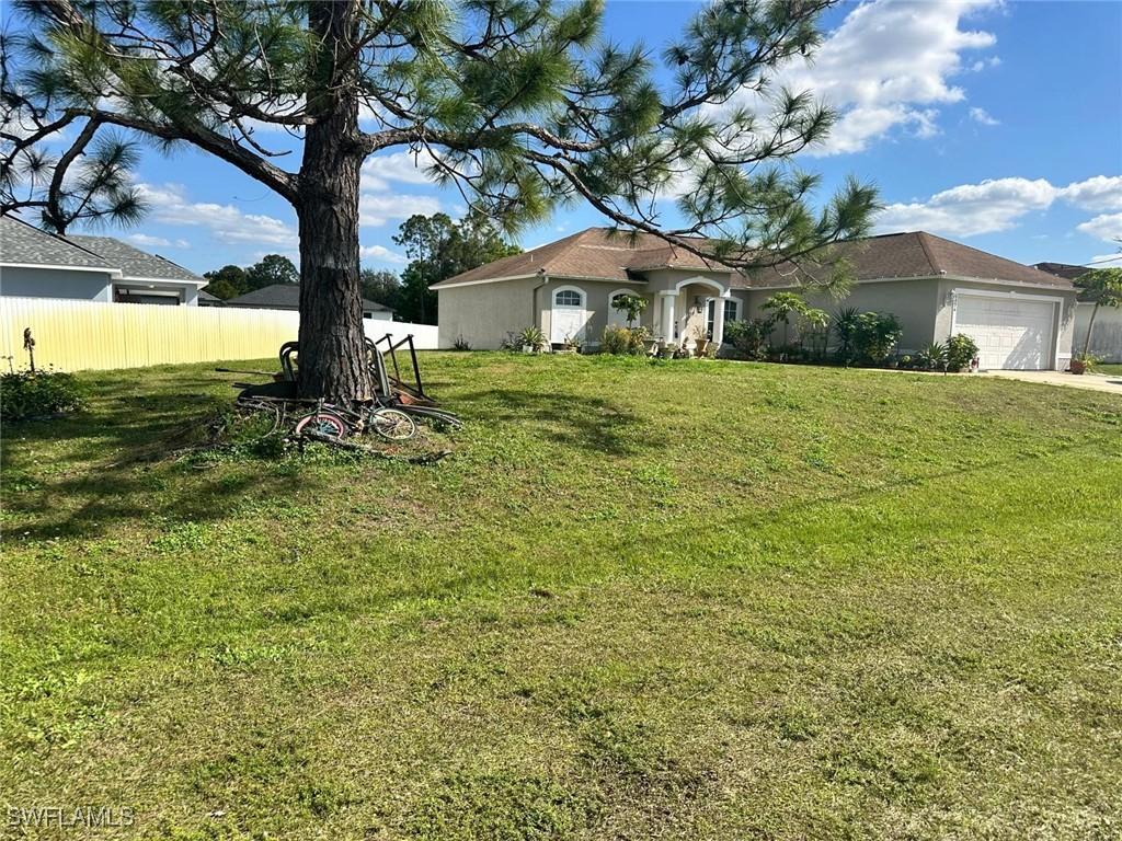 1126 Adeline Ave., Lehigh Acres, FL 33971