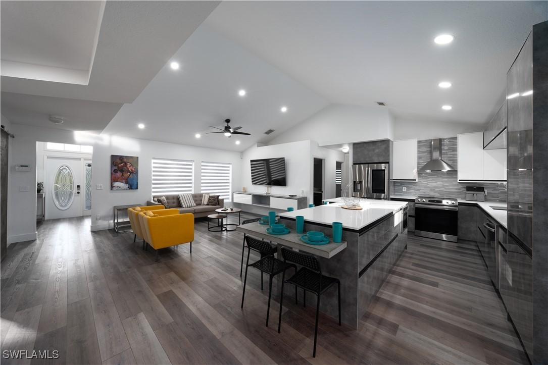 1011 9th St., Naples, FL 34117