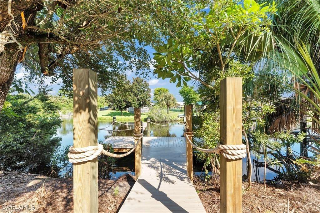 1913 Indian Creek Dr., North Fort Myers, FL 33917