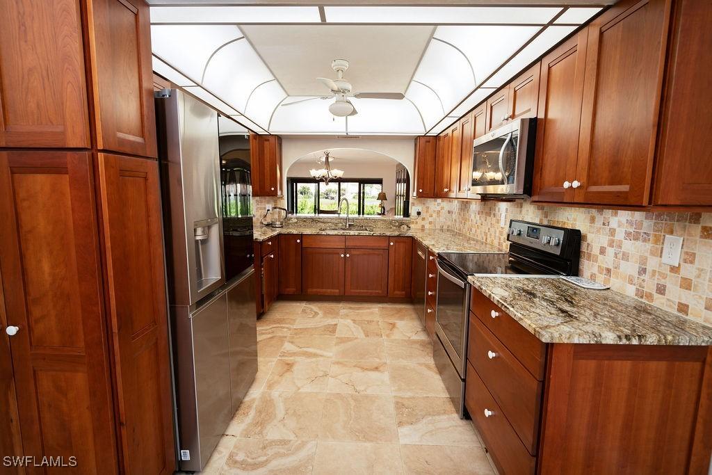 15450 Cedarwood Ln. #101, Naples, FL 34110