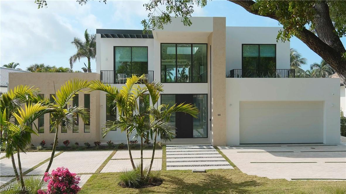 590 6th Ave., Naples, FL 34102