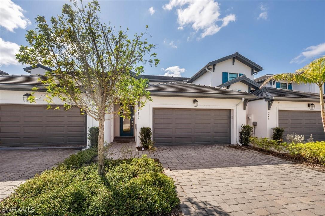 7539 Rockefeller Dr., Naples, FL 34119