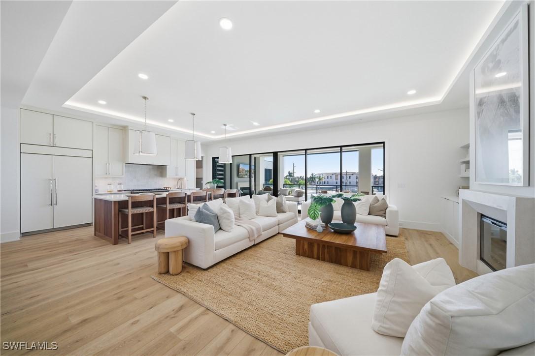 82 9th St. #303, Naples, FL 34102