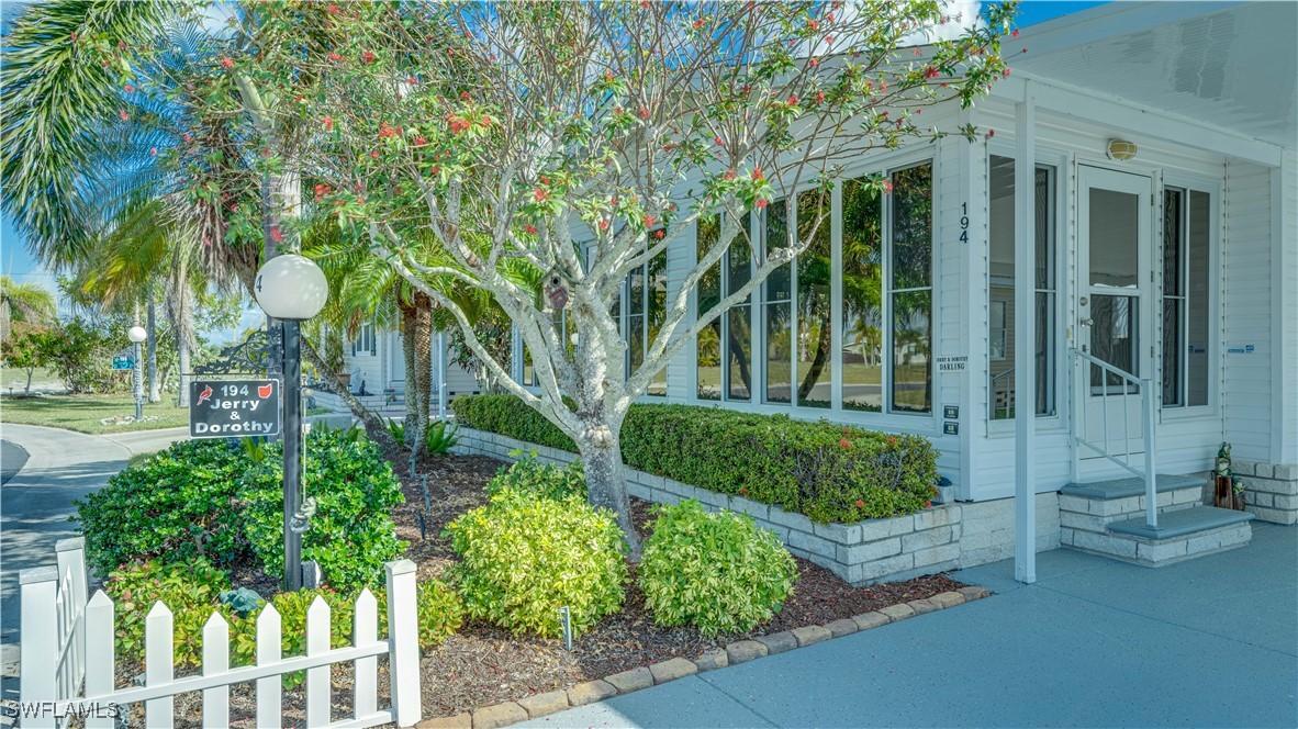 194 Sun Dr., North Fort Myers, FL 33903