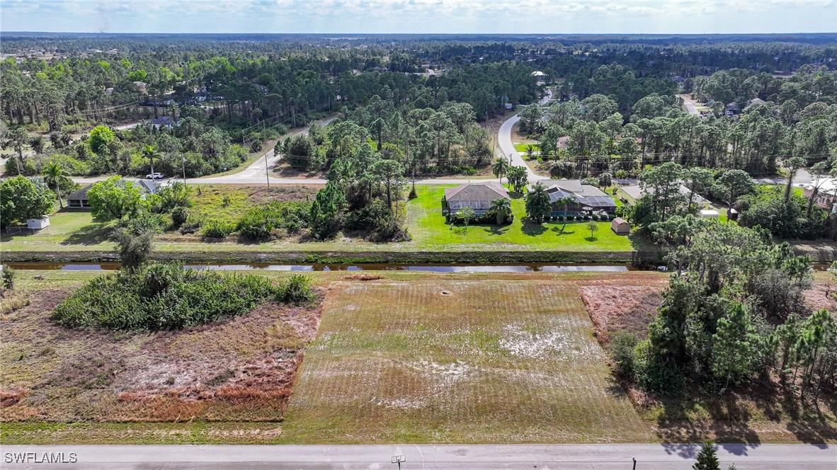 734 Mirror Lakes Dr., Lehigh Acres, FL 33974