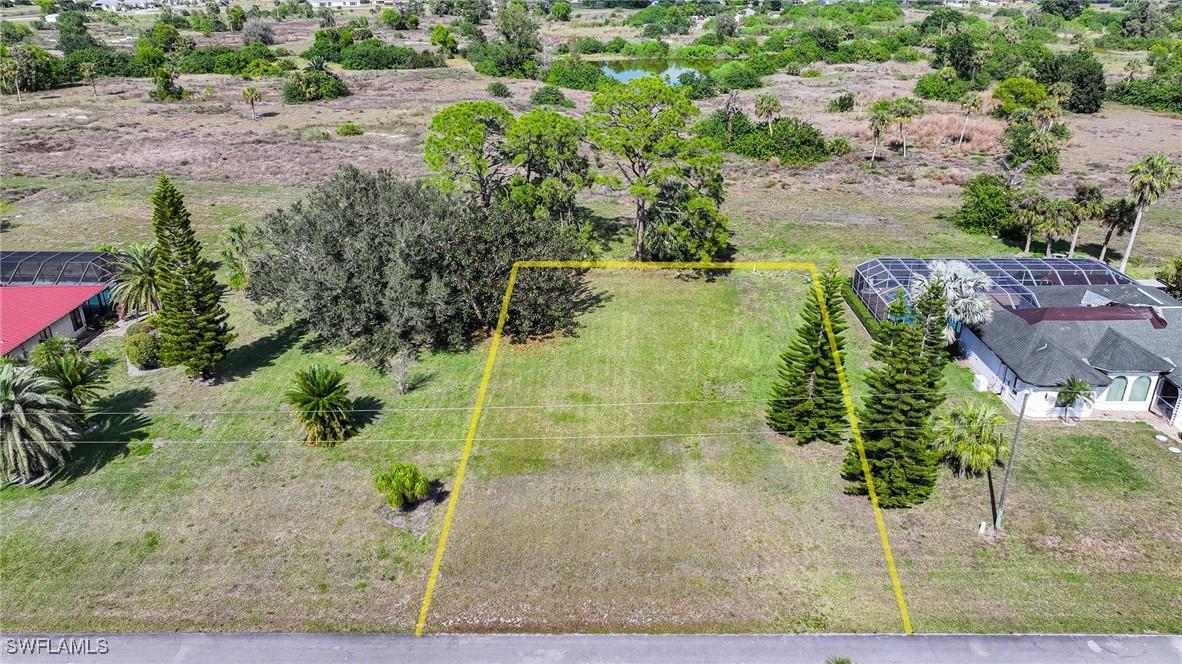 731 Mirror Lakes Dr., Lehigh Acres, FL 33974