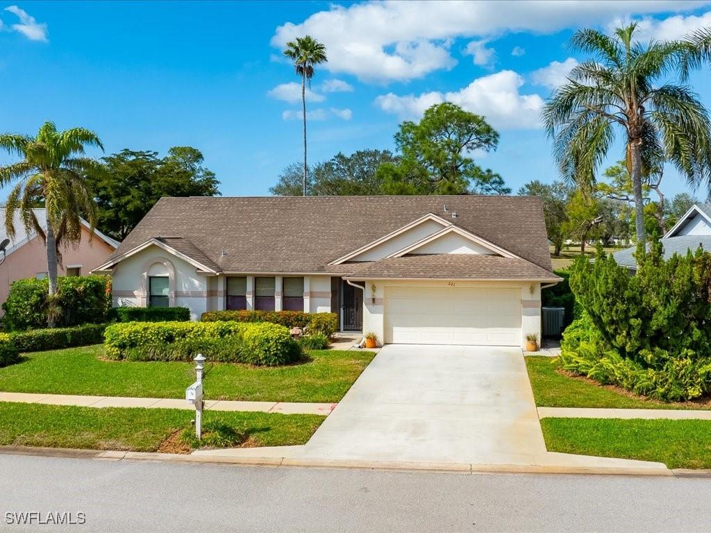 221 Marseille Dr., Naples, FL 34112
