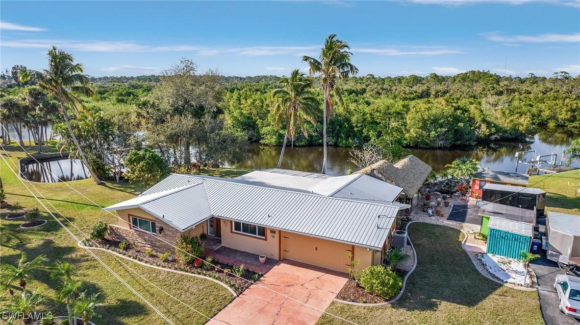 1324 Thompson St., North Fort Myers, FL 33903