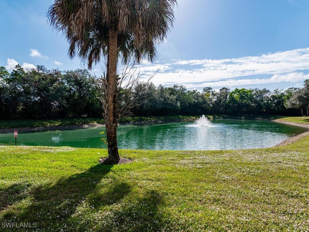 321 Robin Hood Cir. #102, Naples, FL 34104