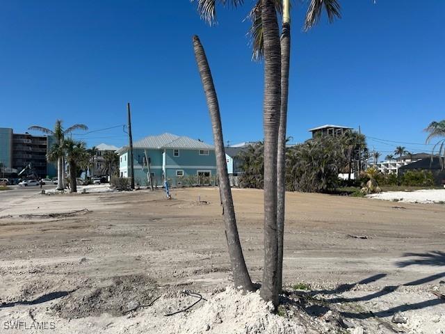 311 Bayland Rd., Fort Myers Beach, FL 33931