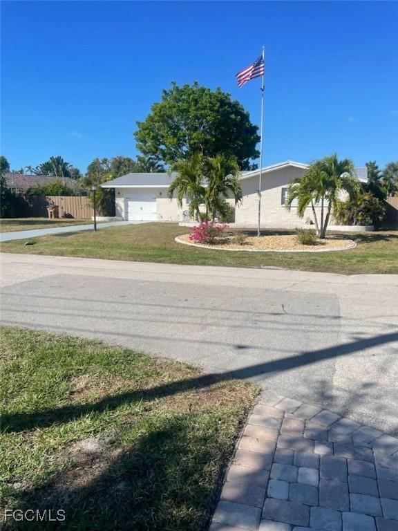 1739 Sandy Cir., Cape Coral, FL 33904