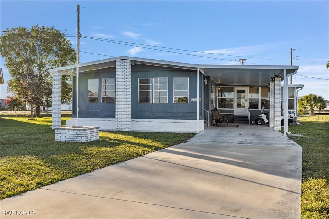 3169 Saturn Cir., North Fort Myers, FL 33903