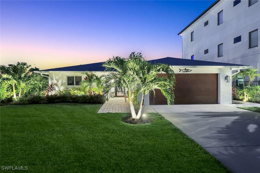 139 Trinidad St., Naples, FL 34113