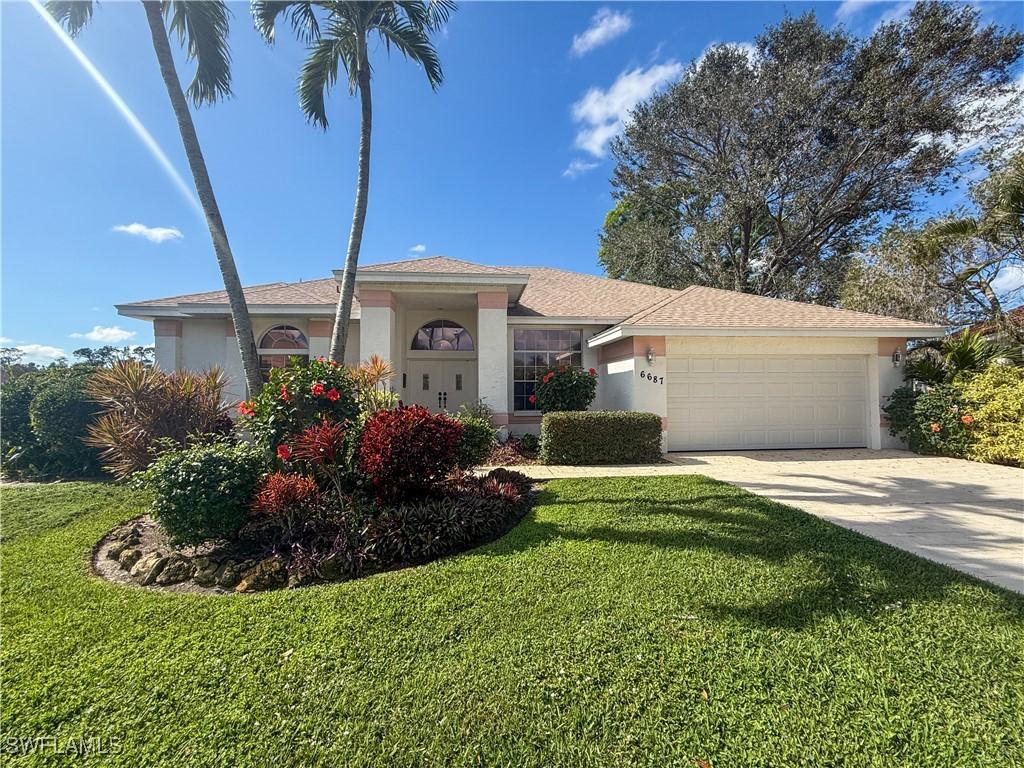 6687 Huntley Ln., Naples, FL 34104
