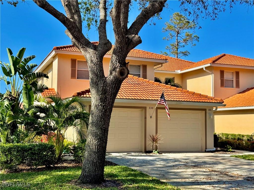 330 Robin Hood Cir. #201, Naples, FL 34104
