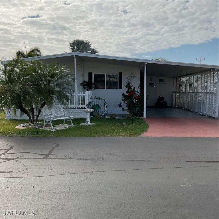 552 Freedom St., North Fort Myers, FL 33917