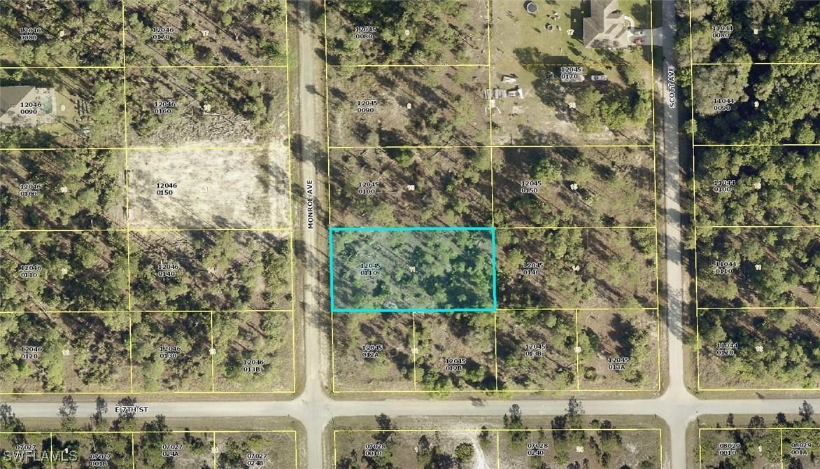 702 Monroe Ave., Lehigh Acres, FL 33972