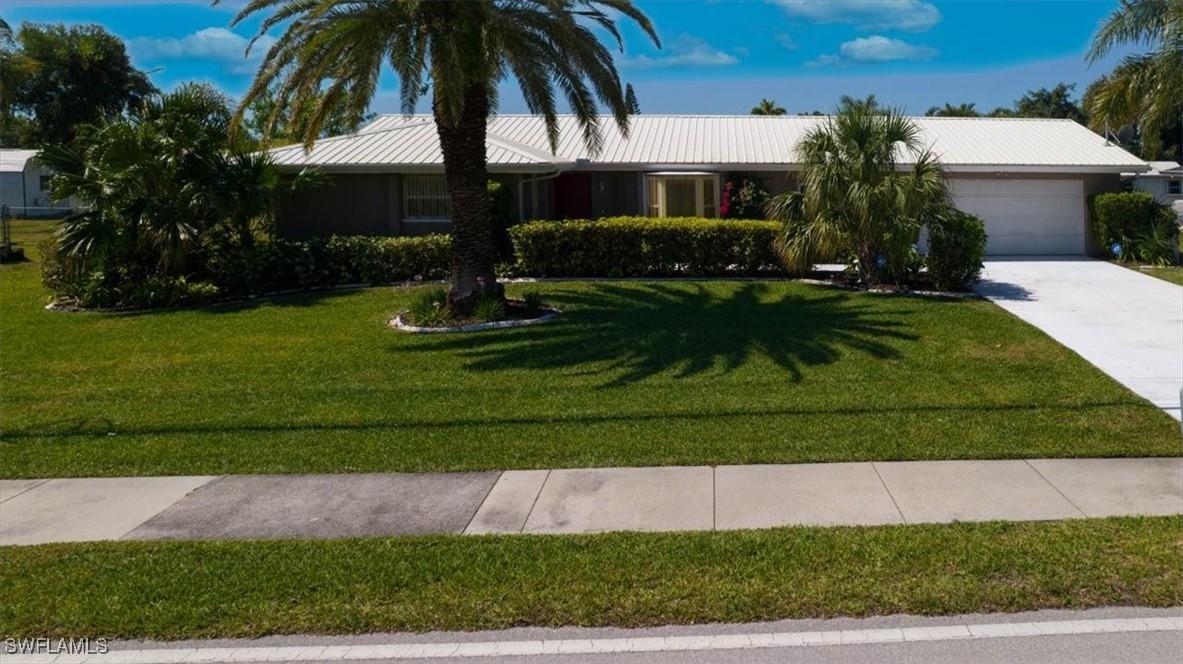 3724 Country Club Blvd., Cape Coral, FL 33904