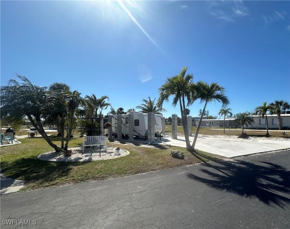 13641 Knot Dr., Fort Myers, FL 33908