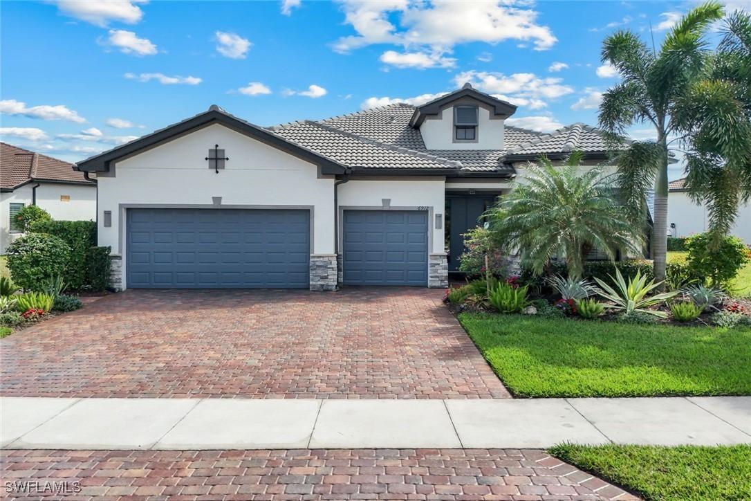 6912 Cocoplum St., Naples, FL 34114