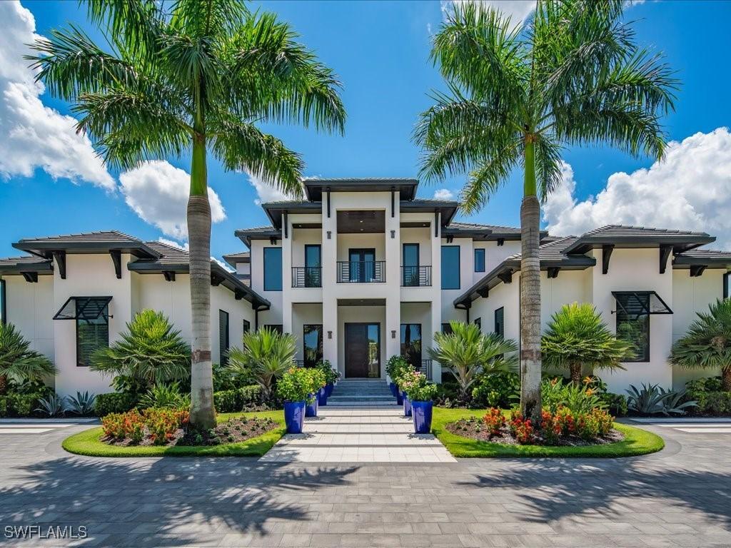 882 Cassena Rd., Naples, FL 34108