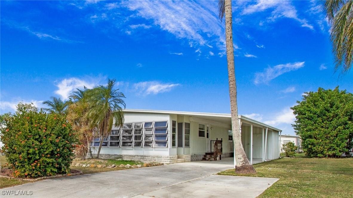 241 Indian Key Ln., Naples, FL 34114