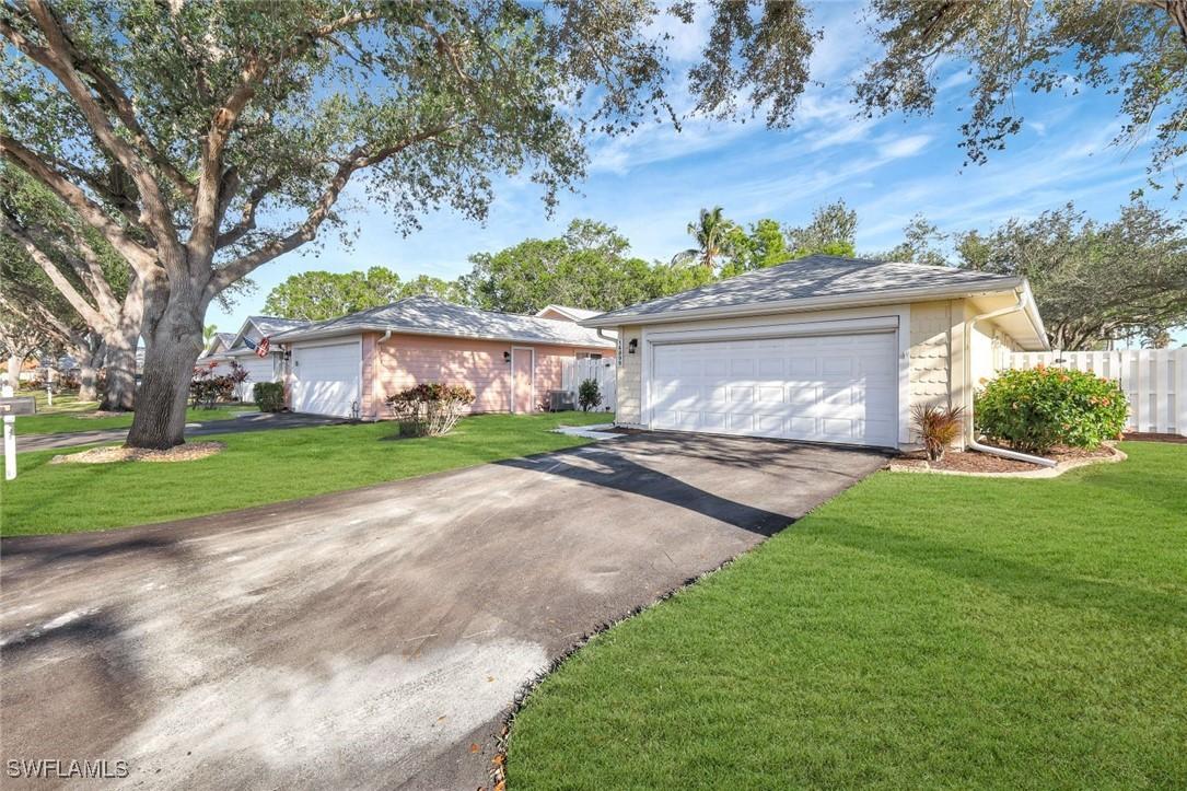 14899 Crescent Cove Dr., Fort Myers, FL 33908