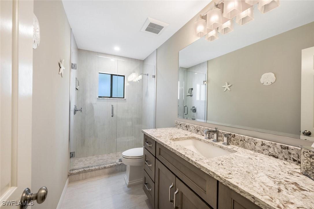 589 Beachwalk Cir. #P204, Naples, FL 34108