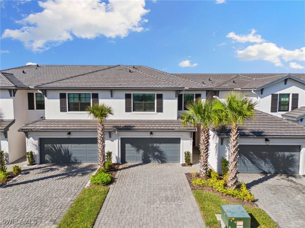 7469 Rockefeller Dr., Naples, FL 34119
