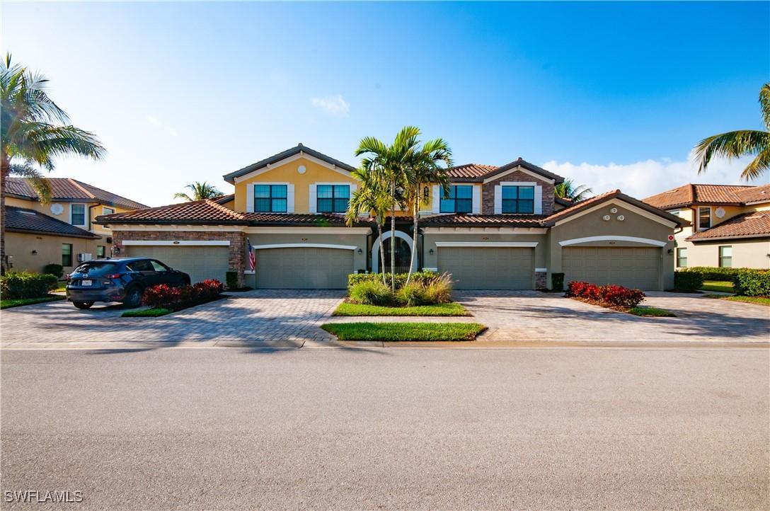 9494 Napoli Ln. #202, Naples, FL 34113