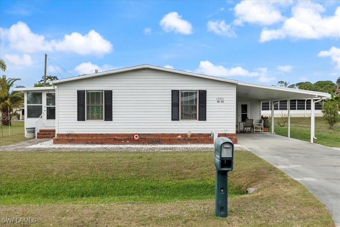 19371 Pony Ln., North Fort Myers, FL 33903
