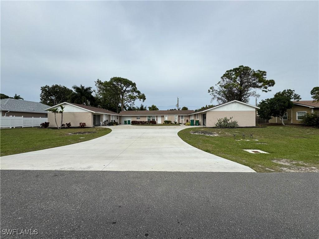 813 109th Ave., Naples, FL 34108