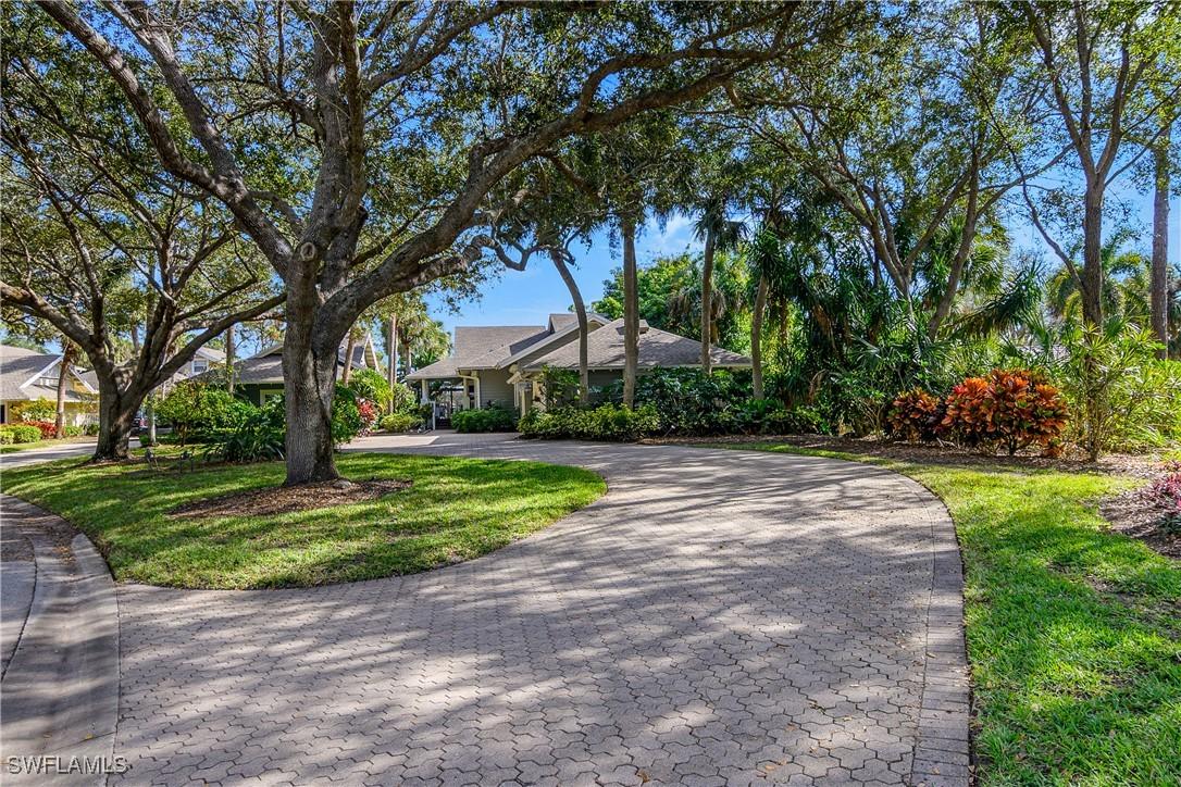 52 Golf Cottage Dr., Naples, FL 34105