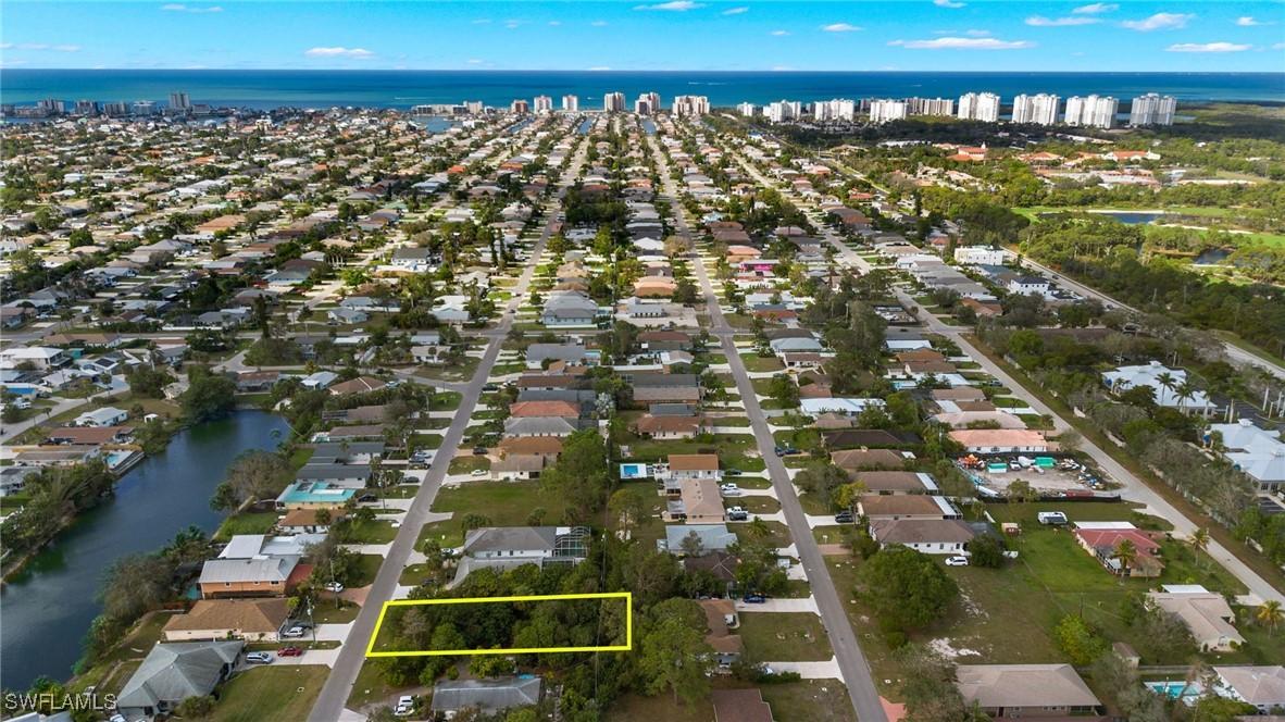 859 108th Ave., Naples, FL 34108