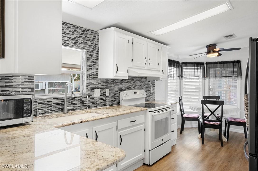 284 Poinsettia Dr., Fort Myers, FL 33905