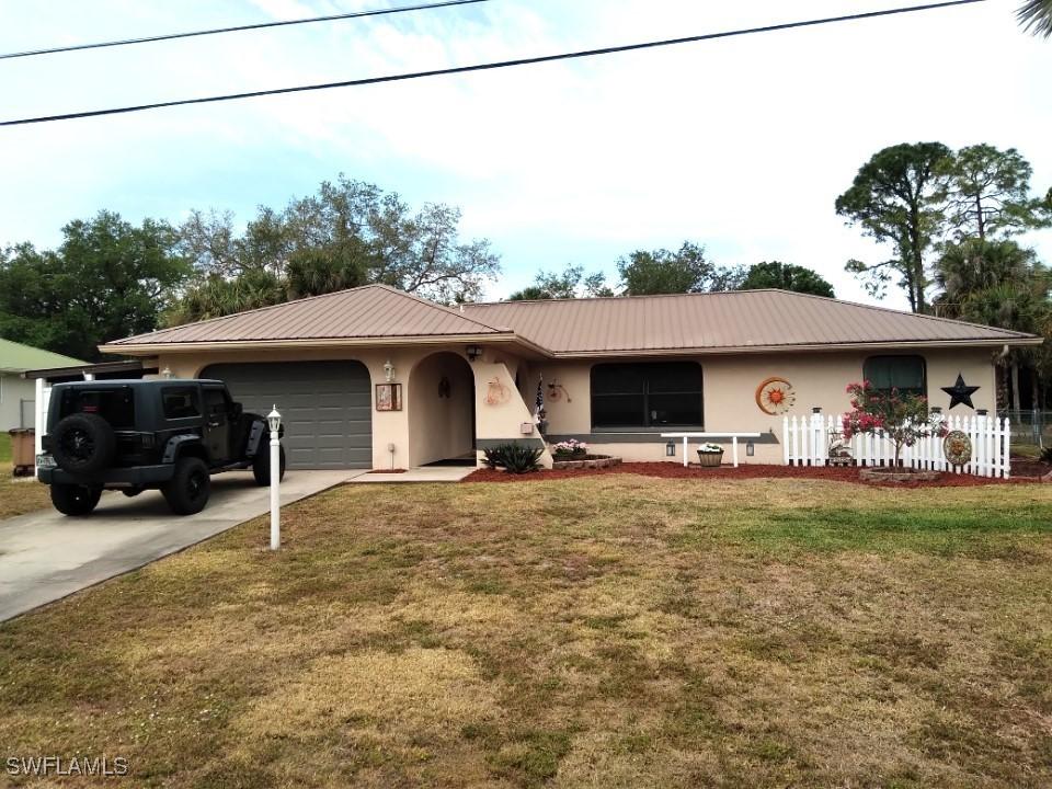 417 Jackson Ave., Lehigh Acres, FL 33972