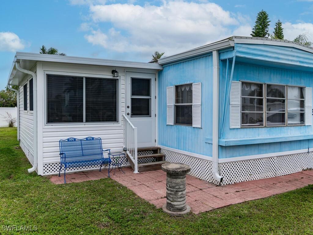 35 Cimmaron Tr. #100, Naples, FL 34113