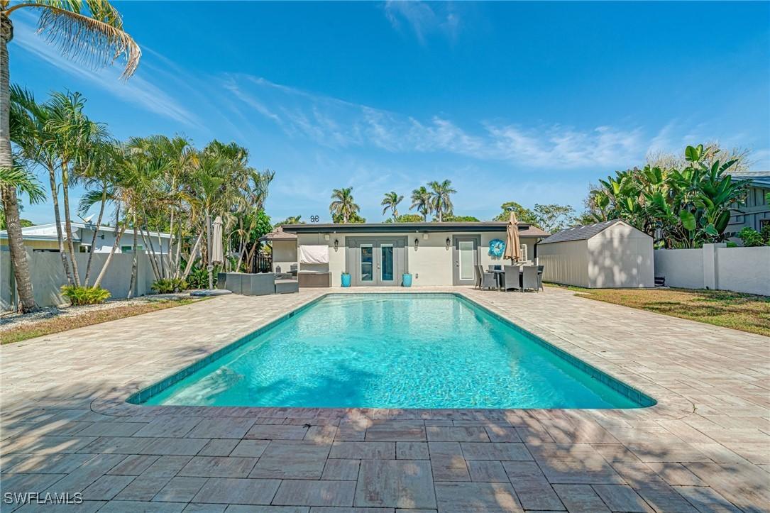 1254 Cooper Dr., Naples, FL 34103