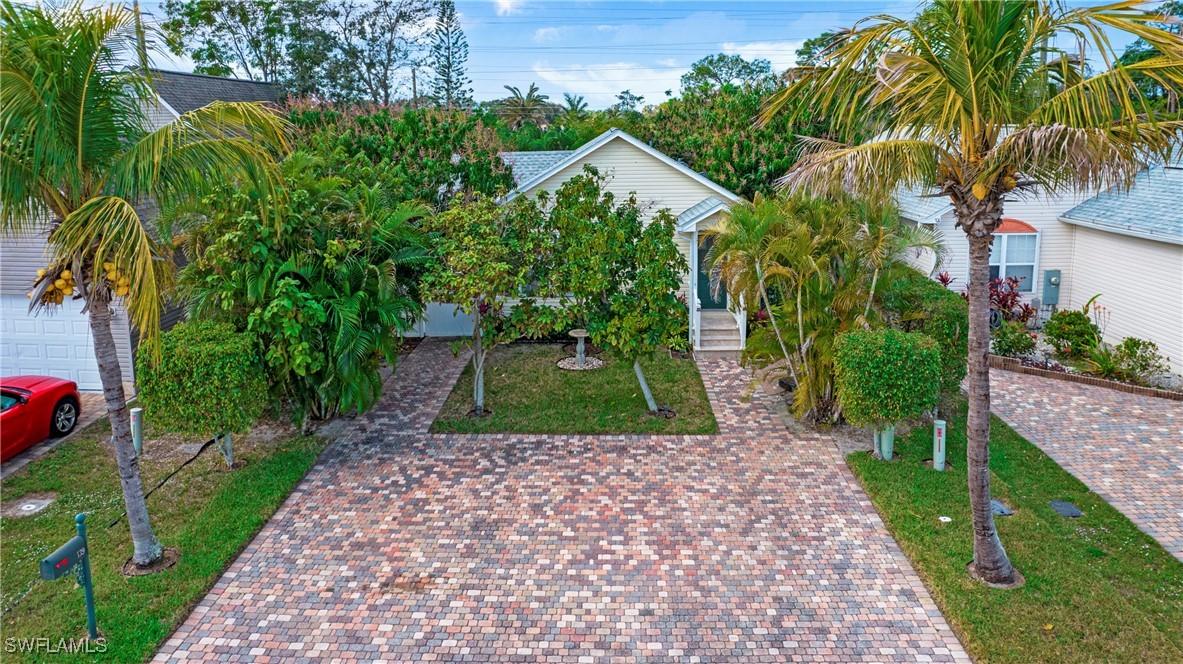 139 Leawood Cir., Naples, FL 34104