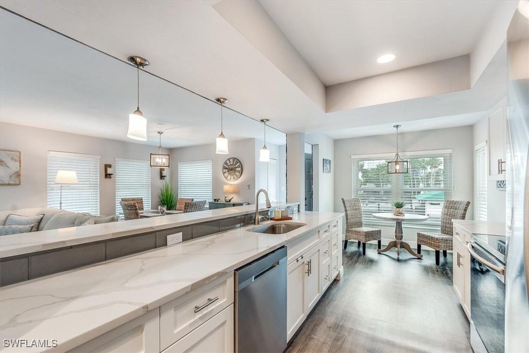 527 Club Side Dr. #2-527, Naples, FL 34110