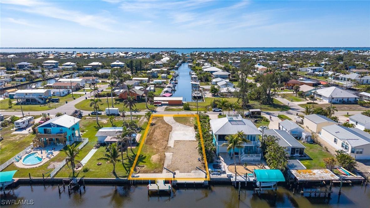 3084 8th Ave., St James City, FL 33956
