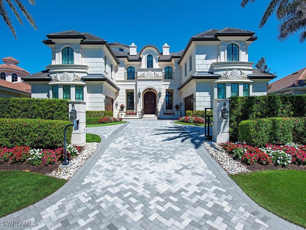 233 Mermaids Bight, Naples, FL 34103