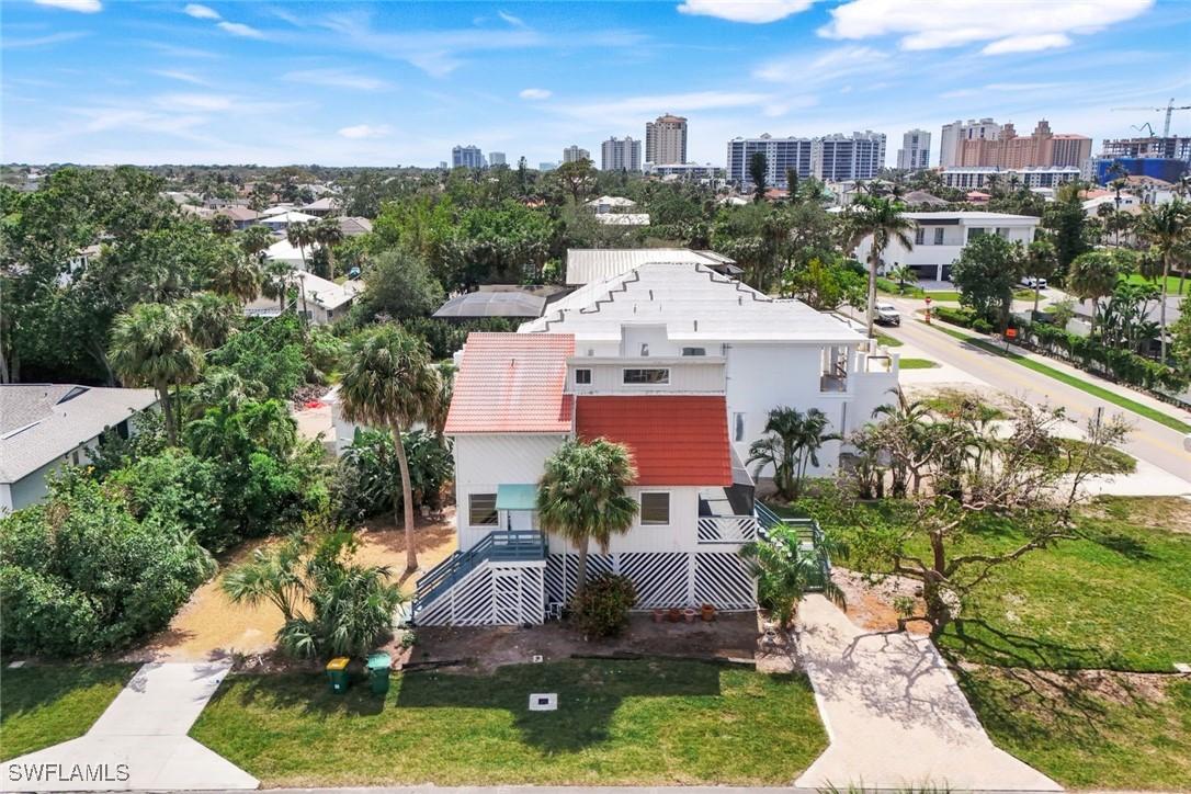 9780 Vanderbilt Dr., Naples, FL 34108