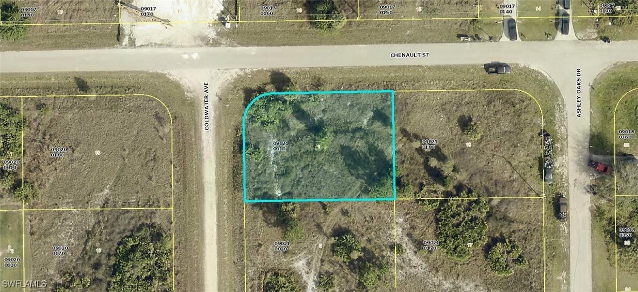 809 Coldwater Ave., Lehigh Acres, FL 33974