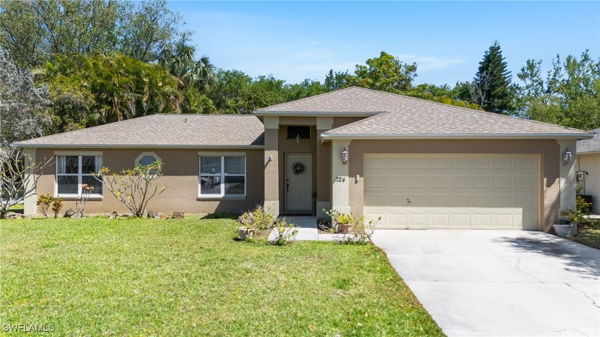 724 Grove Dr., Naples, FL 34120