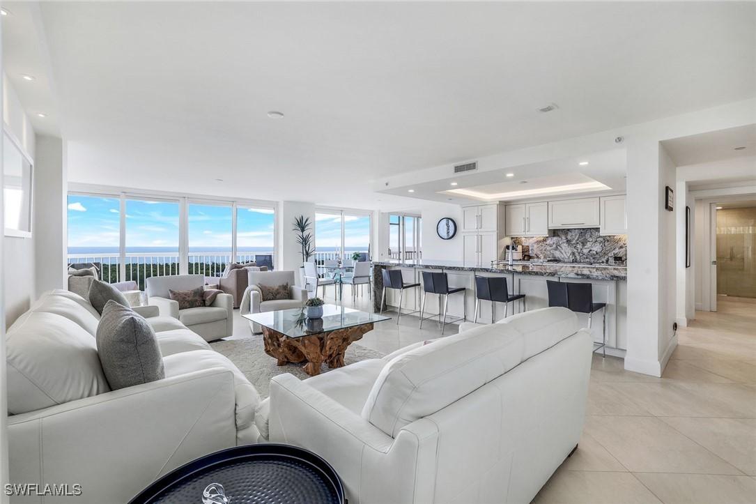 6585 Nicholas Blvd. #1401, Naples, FL 34108